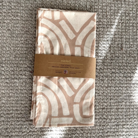 S/2 New Minted Tea Towels “Antique” - Picture 2 of 5
